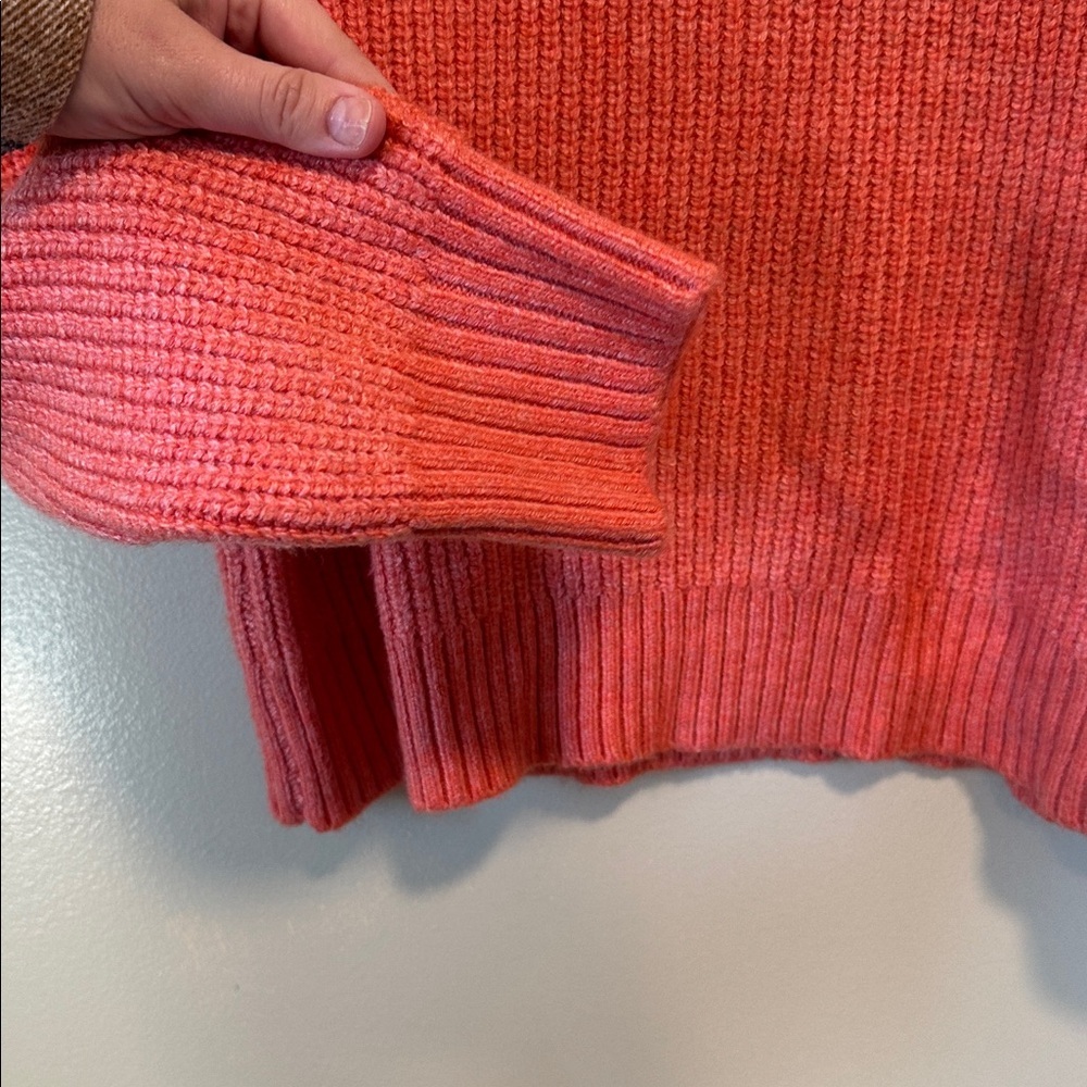 NWT American Eagle Outfitters Coral Crew Neck Sweater Size Medium in Coral Color - Picture 7 of 8